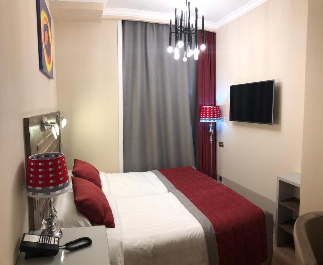 Grace Point Hotel Астана Стая снимка