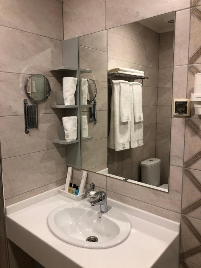 Grace Point Hotel Астана Стая снимка